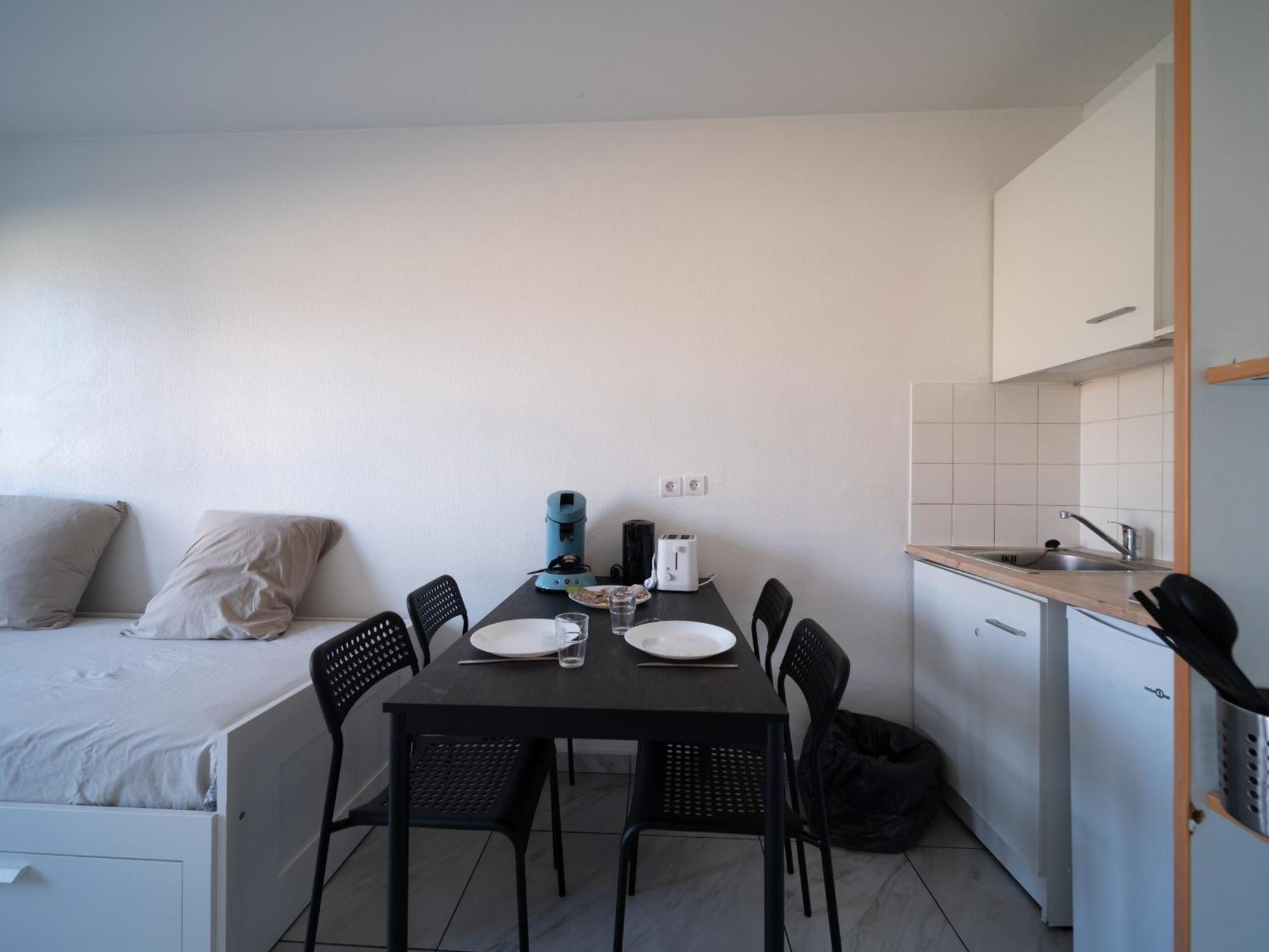 Appartement Tout Equipe A 6Min De La Gare St Charles Marseille Luaran gambar